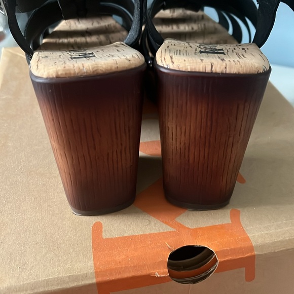 Korks Whitney show - Picture 3 of 4